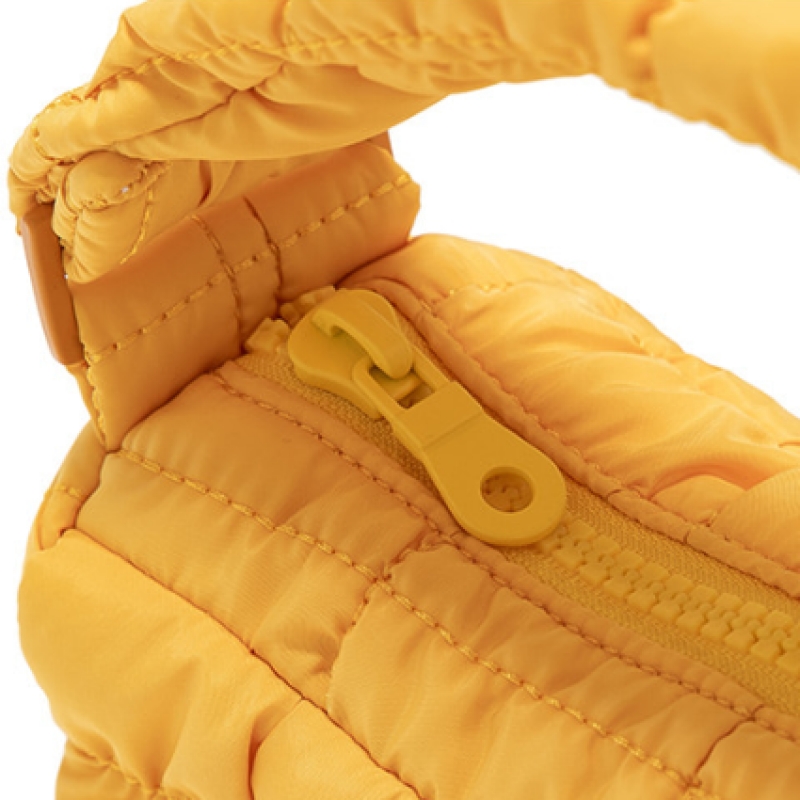 韓国品薄❣️KODAK APPARELコダックアパレル　マイクロキルテイングバッグ Qoo10] KODAK APPAREL コダックアパレルマイクロキルティングバッ
