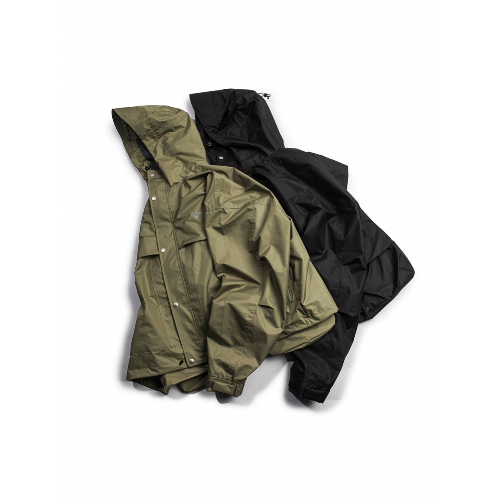 美品　早いもの勝ち
ピンクハント　まとまめ売り　Sサイズ  140サイズ ヤドン 3L ナイロン リップス 無地 ミドル ボタン フード